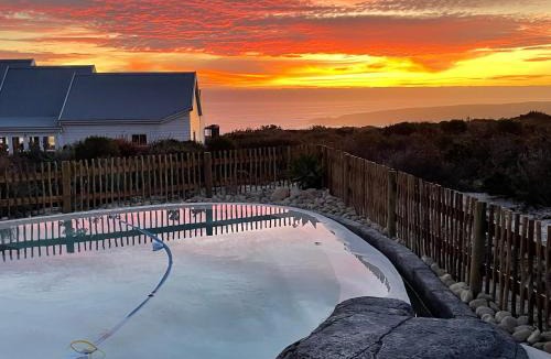 Grotto Bay House | GrottoOnTheRocks
