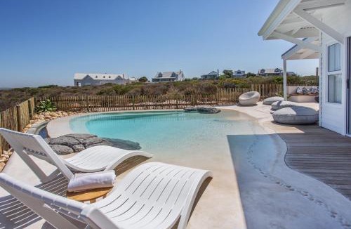 Grotto Bay House | GrottoOnTheRocks