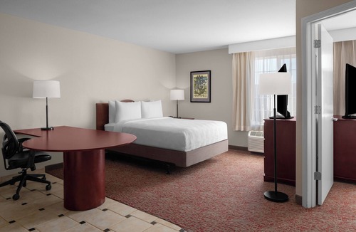 The East Side Hotel | Group Stay – 3 Suites w/Kitchen, Living Area & Daily Treats!