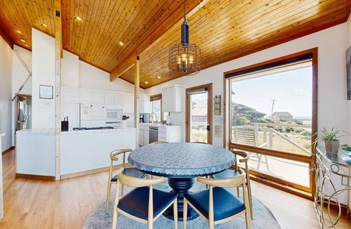 Gualala House | Gualala 3BR ocean-view home with private hot tub — dogs welcome