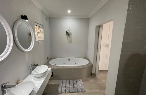 Ballito House | Guest house on Gillian Unit 6