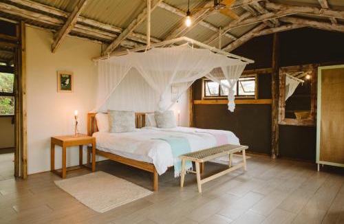 uMhlabuyalingana Hotel | Gugulesizwe Camp