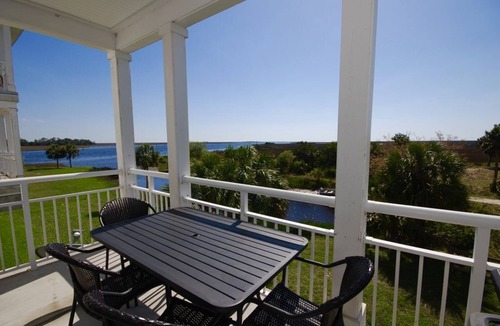 Steinhatchee Condo | Gulf Breeze Condo #107 - Wifi, Private Boat Ramp and Pool