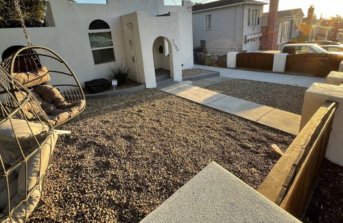 Oakland House | Hacienda home on a hill