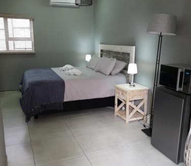 Benoni House | Haleys Guest House