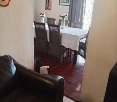 Gordons Bay Central Apartment | Halibut Suite