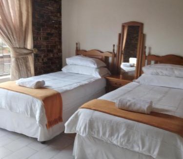 Graskop House | Hamba Kancane Ma-Africa Guest House