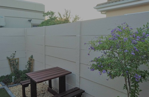 Parklands House | Hamilton Garden Suite 1, close to Blouberg Beach