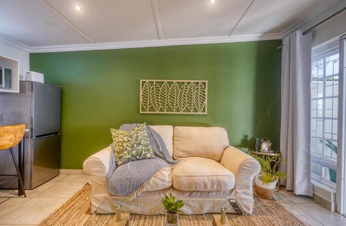 Windermere Apartment | Hampton Collection - Trendy 2 Sleeper Apartment with Pool