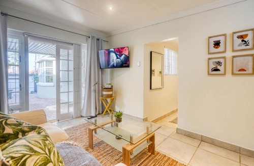 Windermere Apartment | Hampton Collection - Trendy 2 Sleeper Apartment with Pool