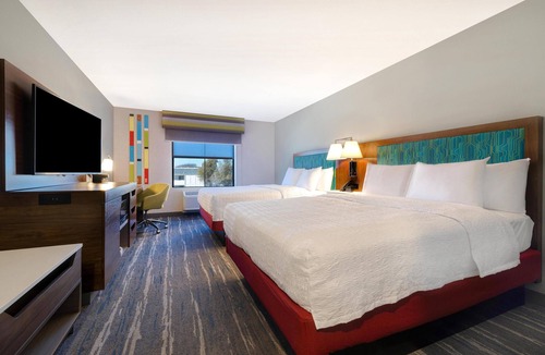 Marina Hotel | Hampton Inn & Suites Marina