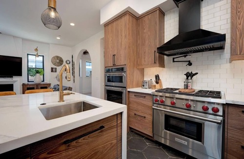 Folsom House | Hand Crafted Colonial-Style Home in The Heart of Folsom