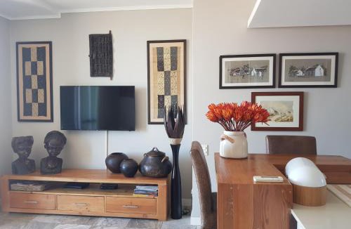 Victoria and Alfred Waterfront Apartment | Harbour Bridge Suite 220