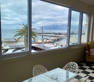 Kalk Bay Apartment | Harbour Views
