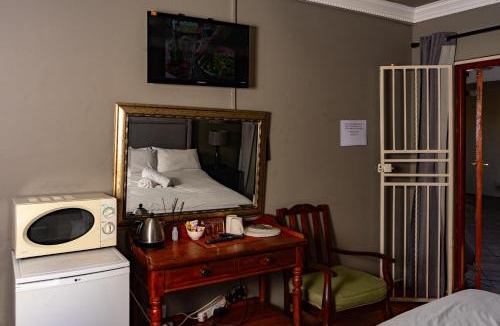Hartbeespoort Apartment | Harties Lodge - Bay View 4