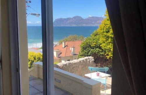 Redhill Villa | Havenzicht ❤ heavenly ocean views ❤ BBQnn