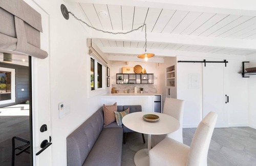 Geyserville House | Healdsburg 3-Bedroom Home Surrounded by Manicured Gardens and Stunning Vineyards