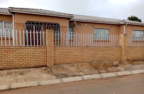 Umtata House | Heart It Guest House, where you will find rest.