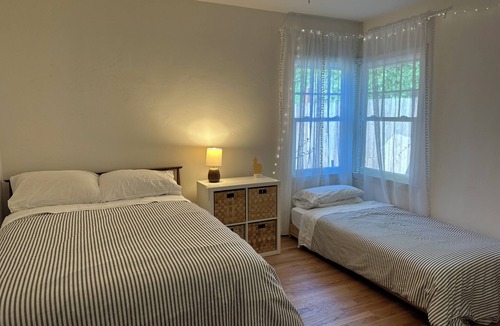 Petaluma House | Heated Pool and hot tub! Charming Home walking distance to downtown Petaluma.