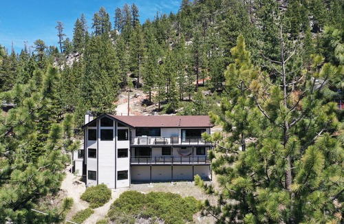 South Lake Tahoe Ski Chalet | Heavenly Manor -Ultimate Tahoe Getaway- ⚠️DO NOT BOOK ON BOOKING⚠️COM. SCAM