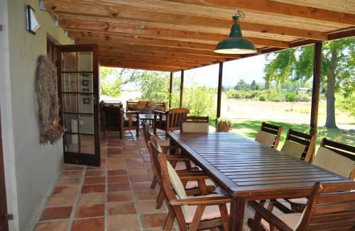 Op-die-Berg House | Heidedal Self-catering Guest House