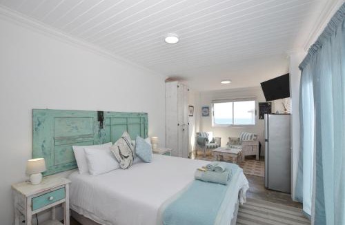 Yzerfontein Apartment | Hemelstoep Pool View