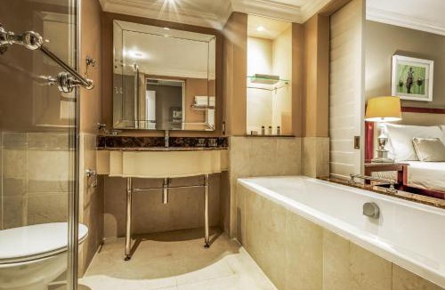 Berea Hotel | Hemingways Hotel