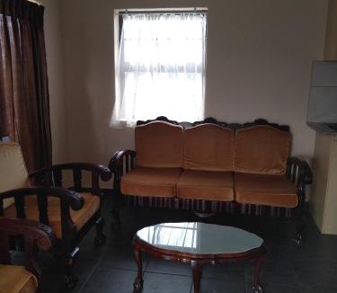 Hibberdene Apartment | Henry's House On Sea
