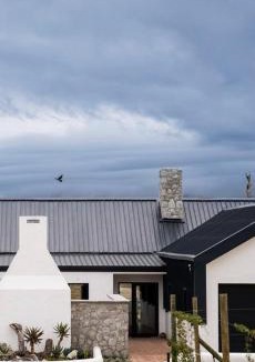Hermanus House | Hermanus - Escape Wines - House on Wine & Protea farm