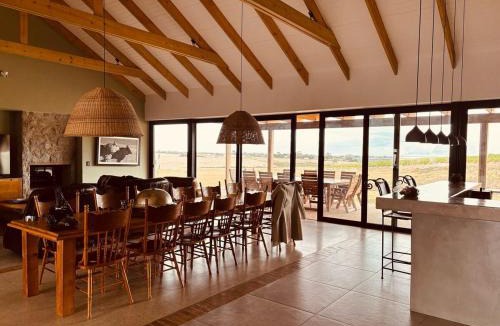 Hermanus House | Hermanus - Escape Wines - House on Wine & Protea farm