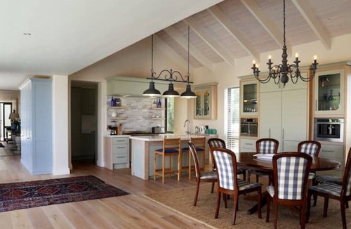 Voelklip Villa | Hermanus Vista luxury villa short walk to beaches