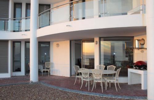 Strand Apartment | Hibernian Towers 505