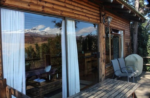 Giant's Castle Game Reserve Ski Chalet | Hidden Gem with magnificent lake and mountain views.