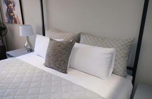 Constantia House | High Hedges Guest Suites Constantia