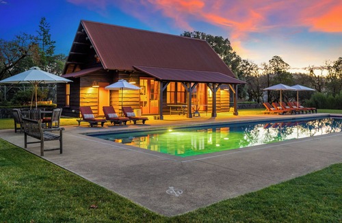 Yorkville House | High Rock Ranch | The Luxury Private Estate in Yorkville