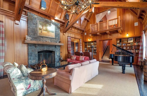 Yorkville House | High Rock Ranch | The Luxury Private Estate in Yorkville