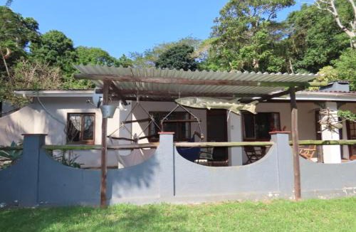 Pumula House | High Tide & Green Grass