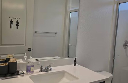 Vine Hill House | Hillside New home beautiful Mt. Diablo Views 1 bed