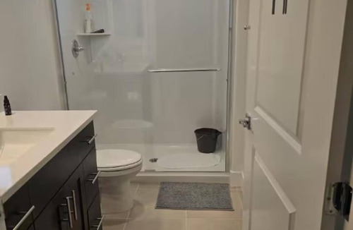 Vine Hill House | Hillside New home beautiful Mt. Diablo Views 1 bed