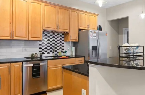 Mount Adams House | Hilltop Haven in Mount Adams