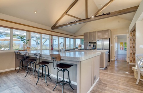 Glen Ellen House | Hilltop Pool + Patio + Panoramic Views | Wine Country Retreat | Sonoma Sunshine