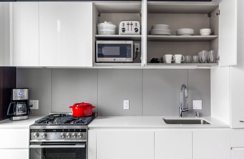 South Beach Apartment | Hip Rincon Hill 1BR w/Gym, Rooftop, Hot Tub, nr. SV. by Blueground