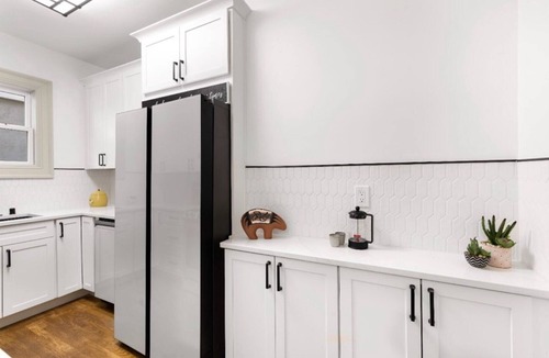 New Era Park House | Historic 4BR in Boulevard Park - Midtown Sac