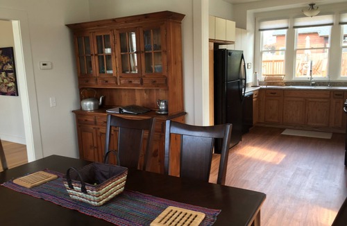 Mendocino House | Historic Madeira House in Mendocino Village