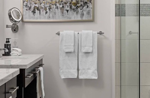 Lower Nob Hill Resort | Historic San Francisco Resort w/Classic Charm+Modern Style 1Bd/1Ba Presidential