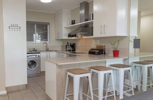 Lagoon Beach Apartment | Holiday Apartment, Lagoon Beach