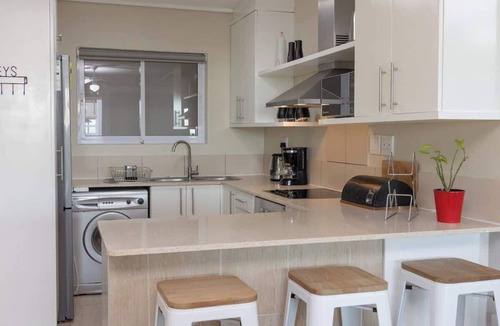 Lagoon Beach Apartment | Holiday Apartment, Lagoon Beach