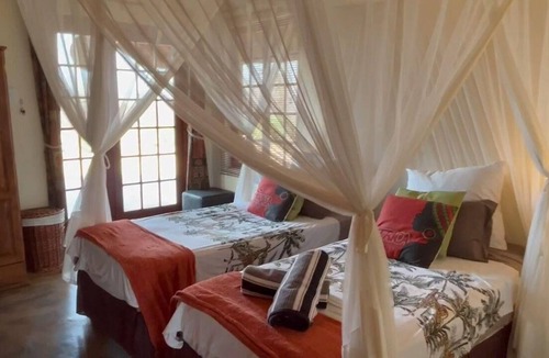 Phalaborwa House | Holiday house Namakgale for 2 - 6 persons with 4 bedrooms - Holiday house