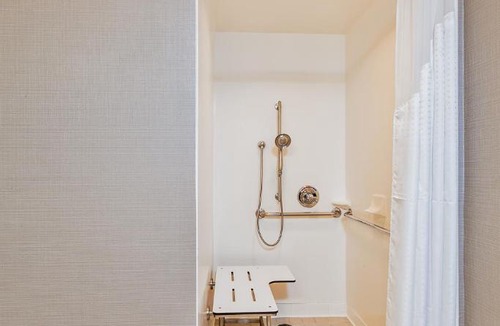 Fisherman's Wharf Hotel | Holiday Inn Express Hotel & Suites Fisherman's Wharf by IHG