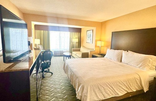 Morgan Hill Hotel | Holiday Inn Express Hotel & Suites San Jose-Morgan Hill by IHG